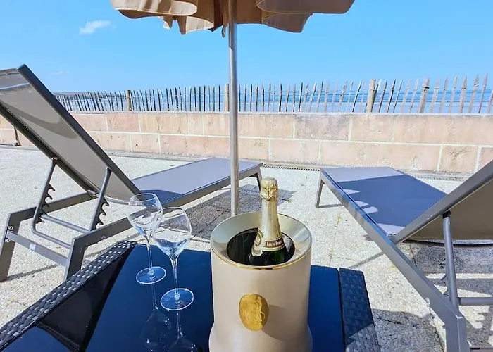 Appartement Confort Pour 2 Personnes Sur La Plage Les Pieds Dans Leau